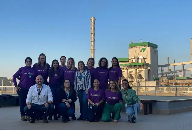 Integrantes da Tribo MulherEHS em visita à Klabin